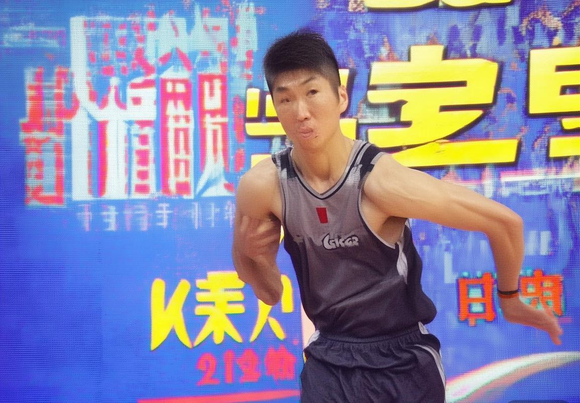 2018年火箭小牛NBA对决：战术解析与关键球员对决回顾(图3)